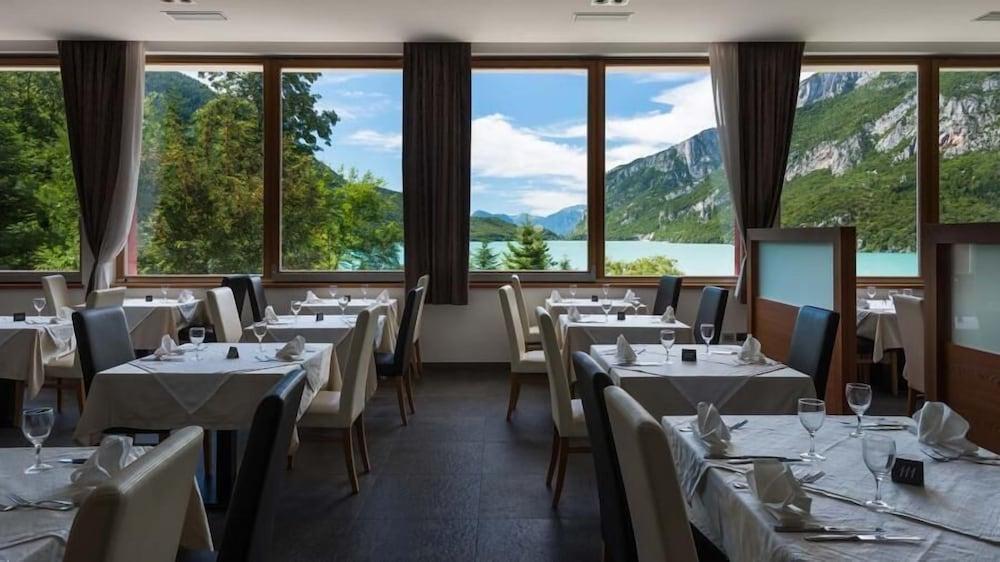 Grand Hotel Molveno Bagian luar foto