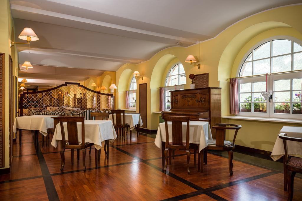 Grand Hotel Molveno Bagian luar foto